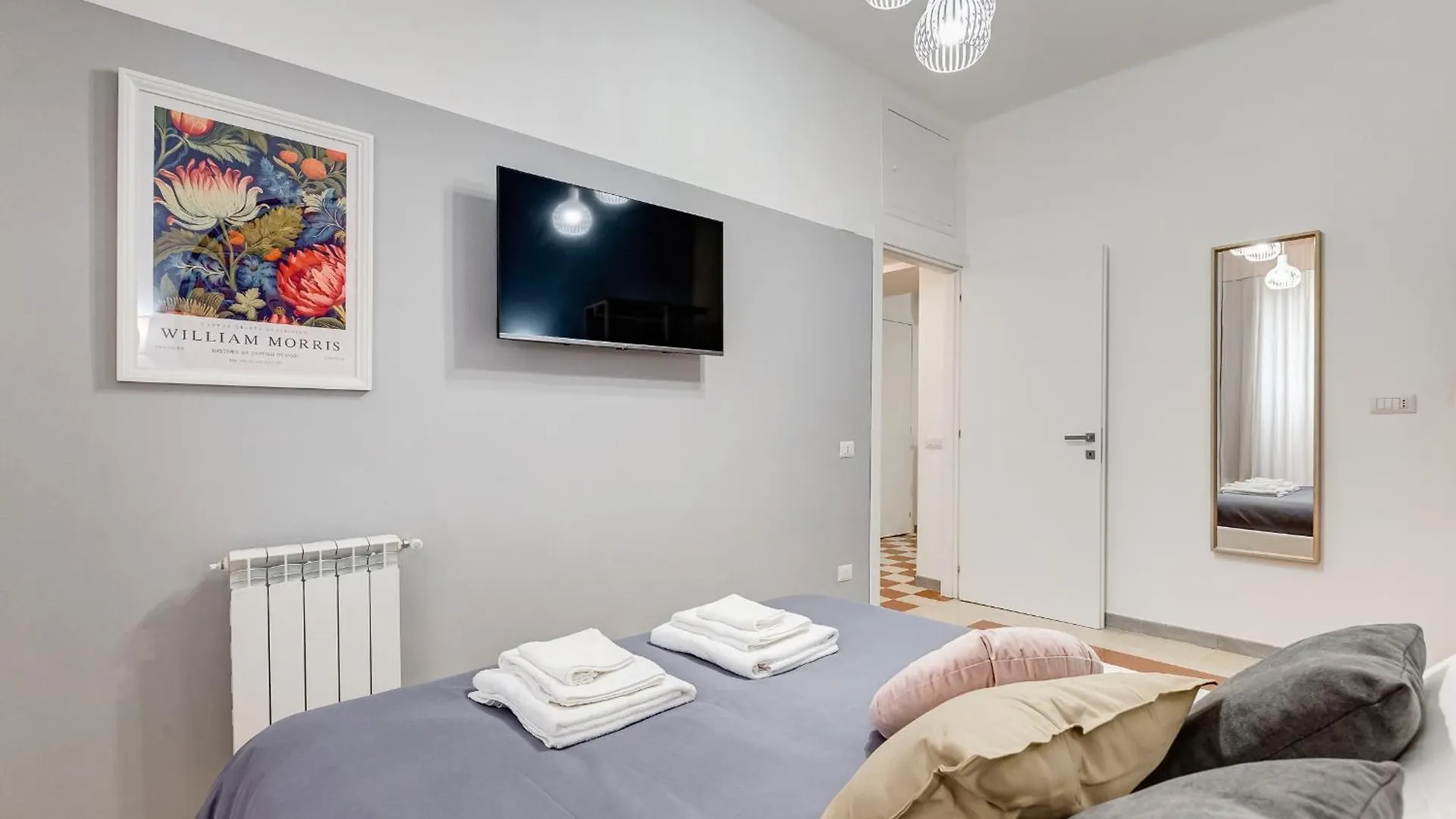 L&L Cozy 2-Bdr Apt In San Giovanni District contacts