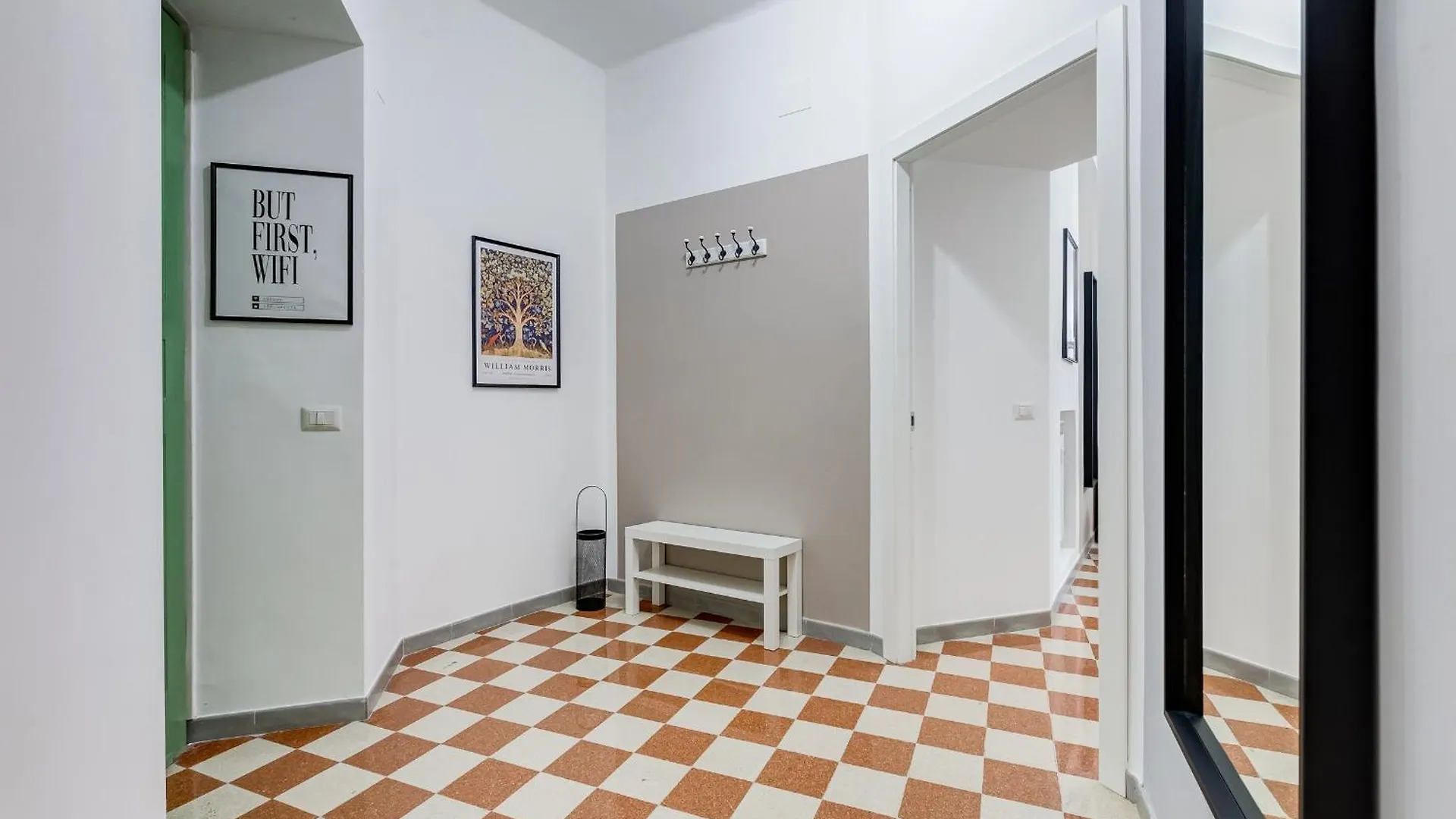 L&L Cozy 2-Bdr Apt In San Giovanni District Rome 0*,