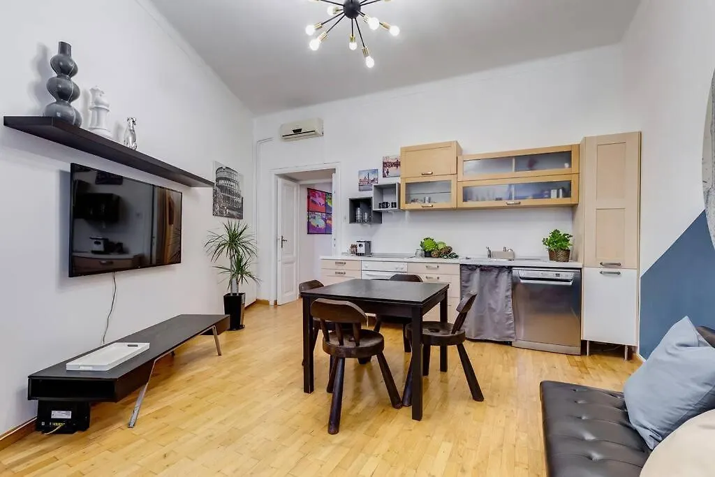 L&L Cozy 2-Bdr Apt In San Giovanni District Rome 0*,
