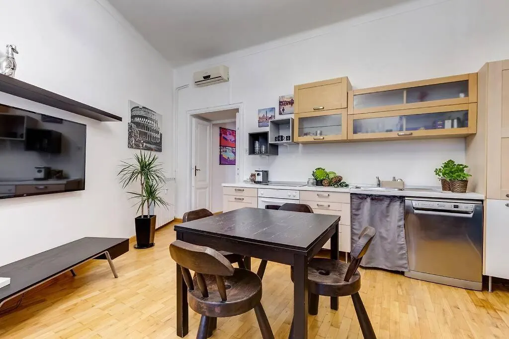 L&L Cozy 2-Bdr Apt In San Giovanni District Rome