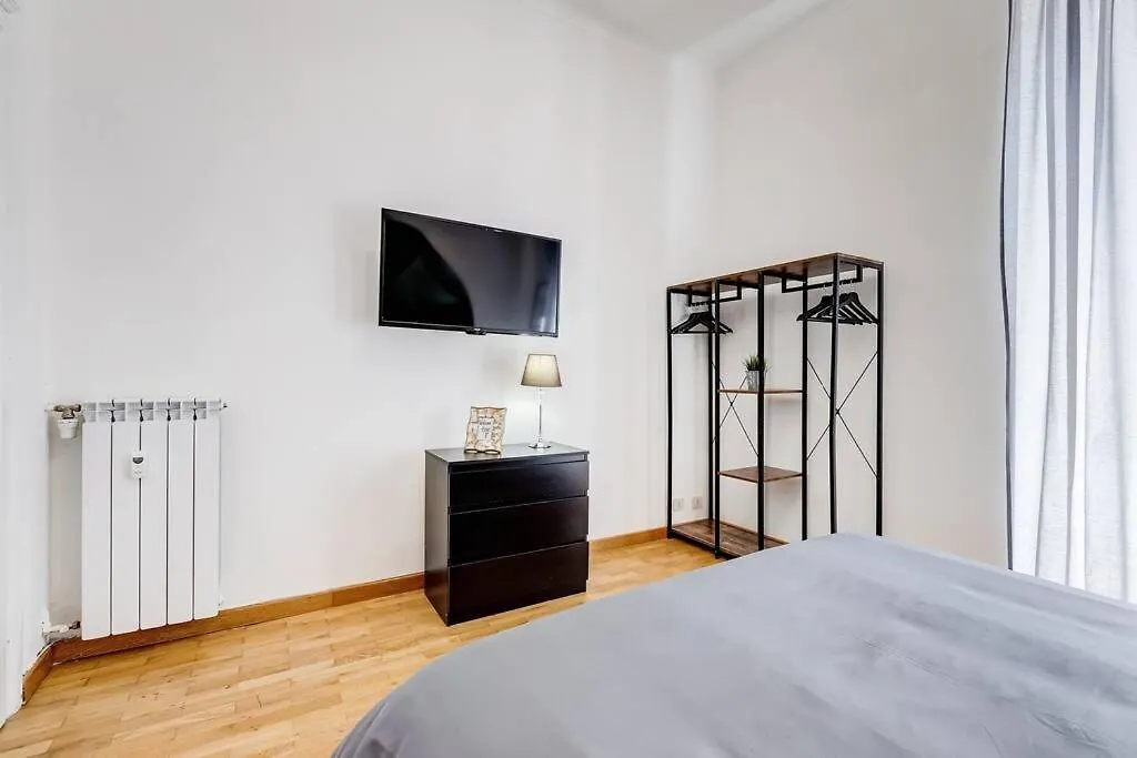 L&L Cozy 2-Bdr Apt In San Giovanni District Rome 0*,