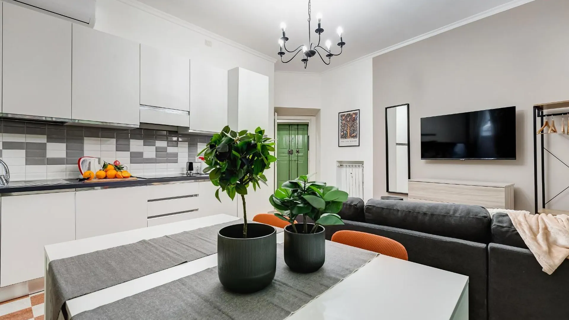 L&L Cozy 2-Bdr Apt In San Giovanni District Rome 0*,  Italy